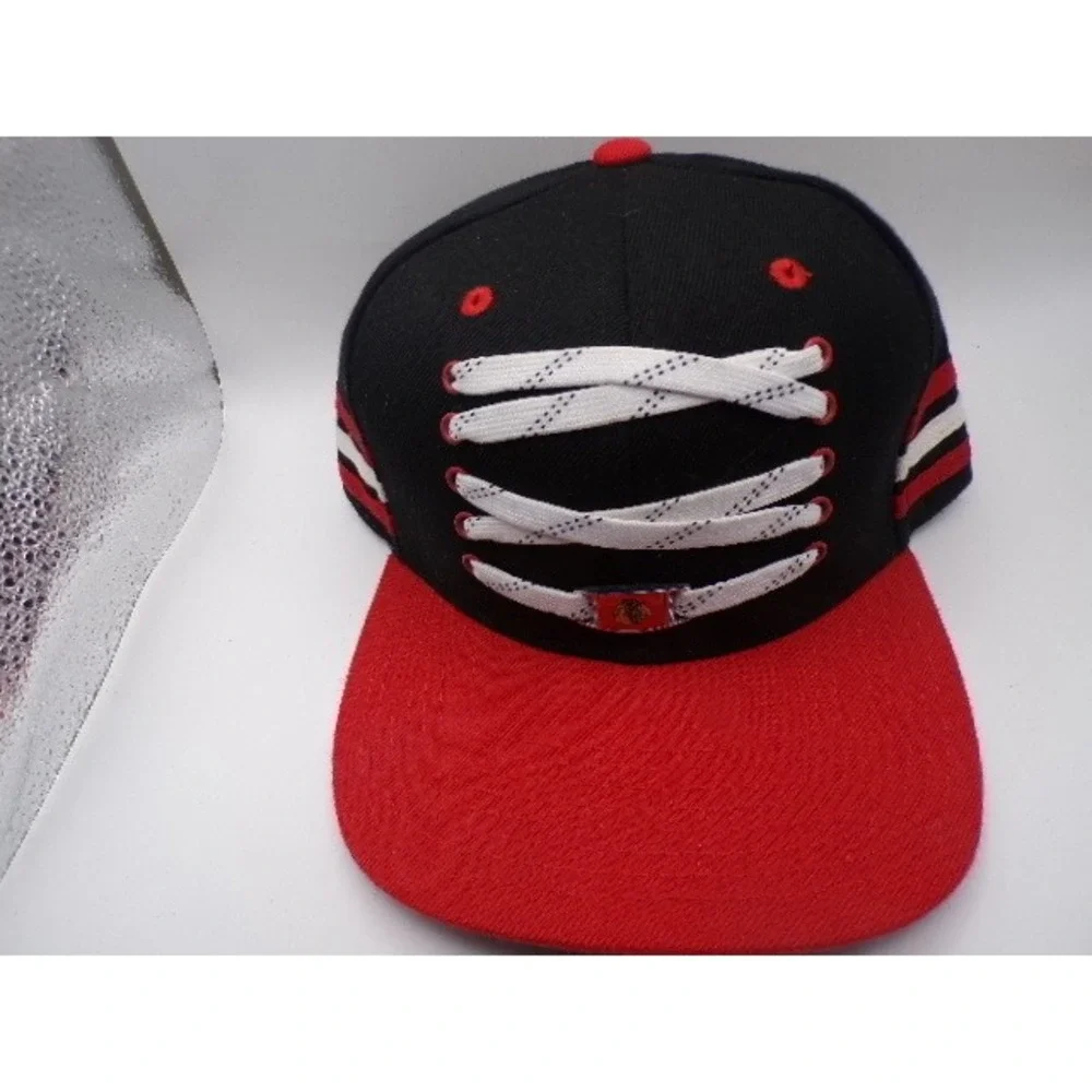 Chicago Blackhawks Zephyr Lacer Snapback Hat NHL Black Red Skate‎ Lace Cap